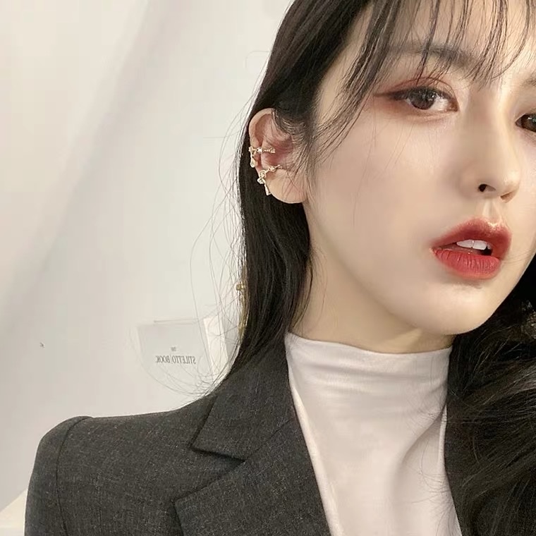 Simple and painless ear clips, no ear holes, internet-famous style, French woven retro water drop fashionable ear bone clips, versatile earrings detail image 2