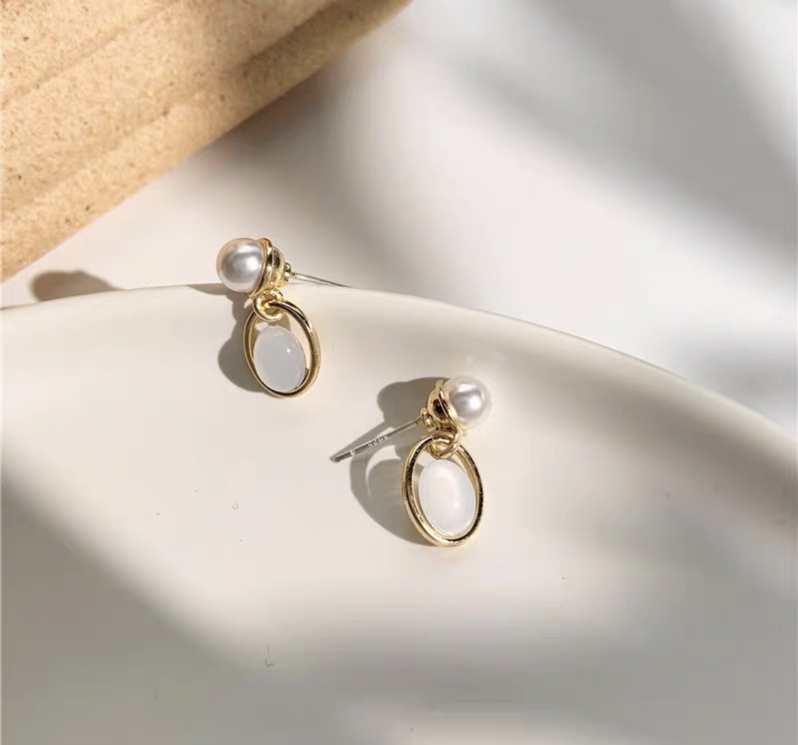 Exquisite, sweet, trendy, simple and cute ear studs that are versatile for girls Specification image