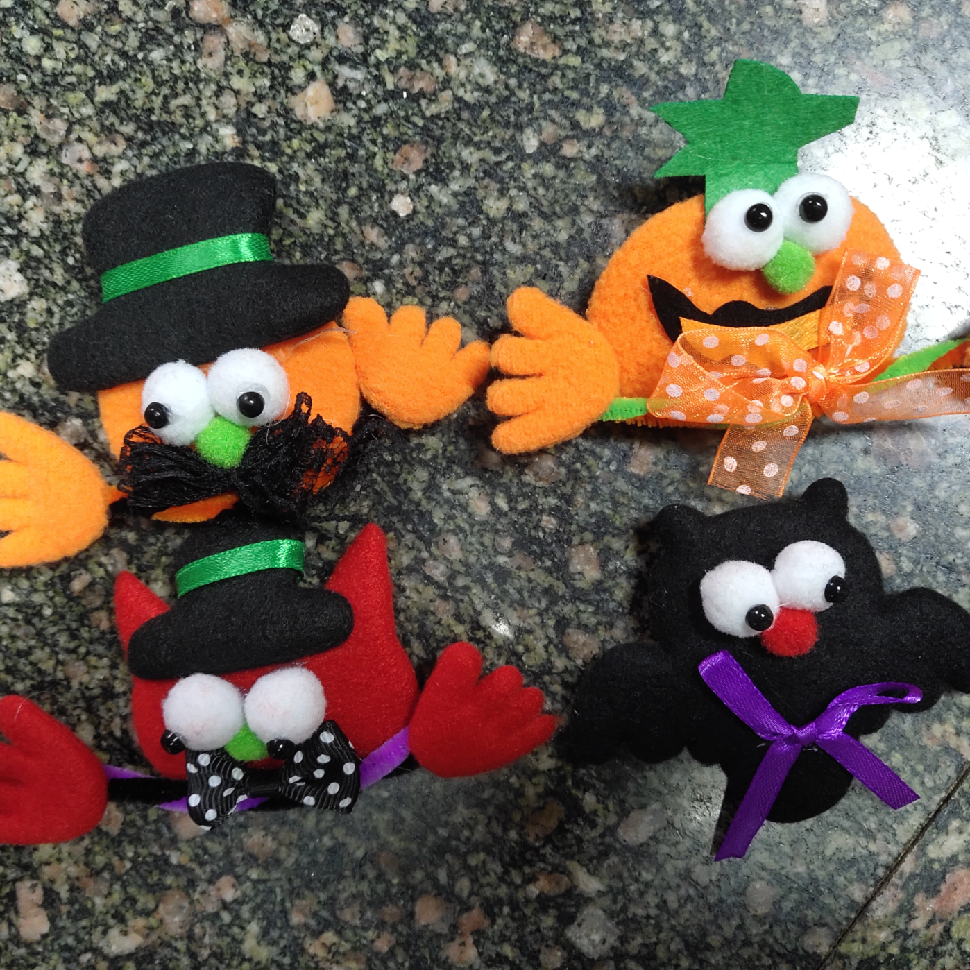 万圣节发光胸针