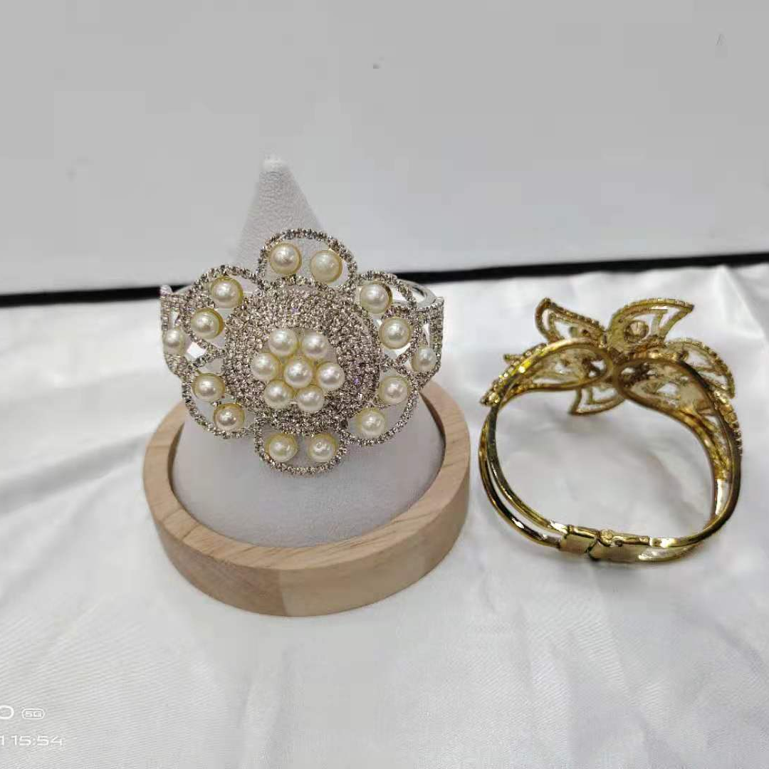 Fashion bracelet 442