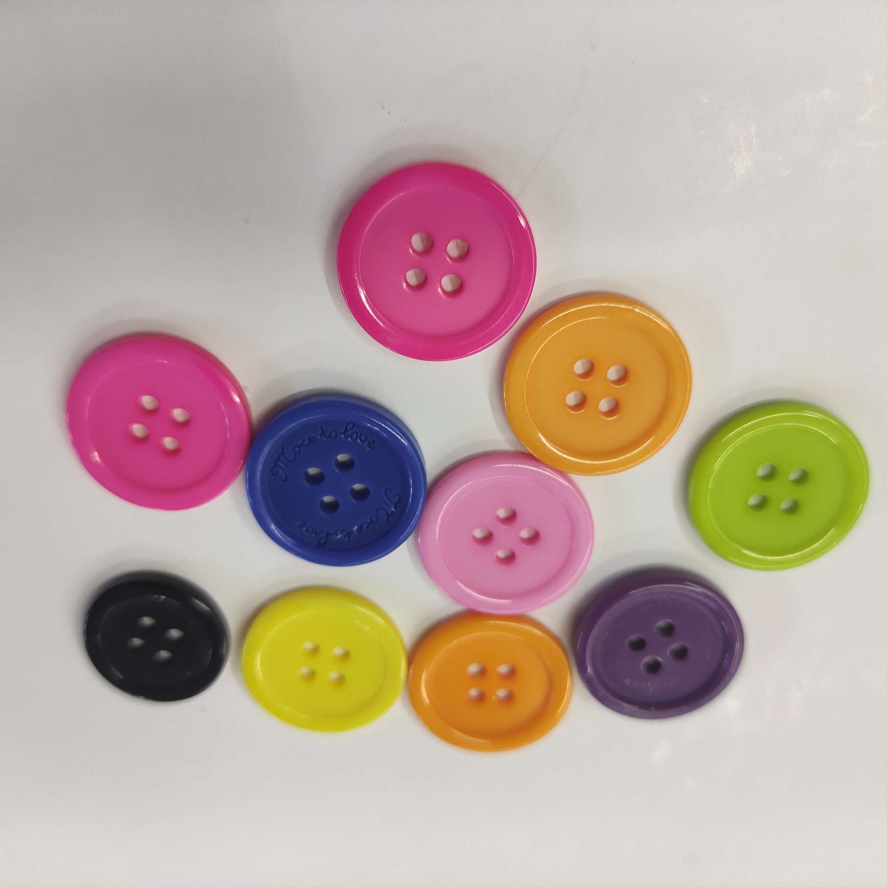 Resin Color Suit Button Big Coat Button Shirt Button Application Scenario