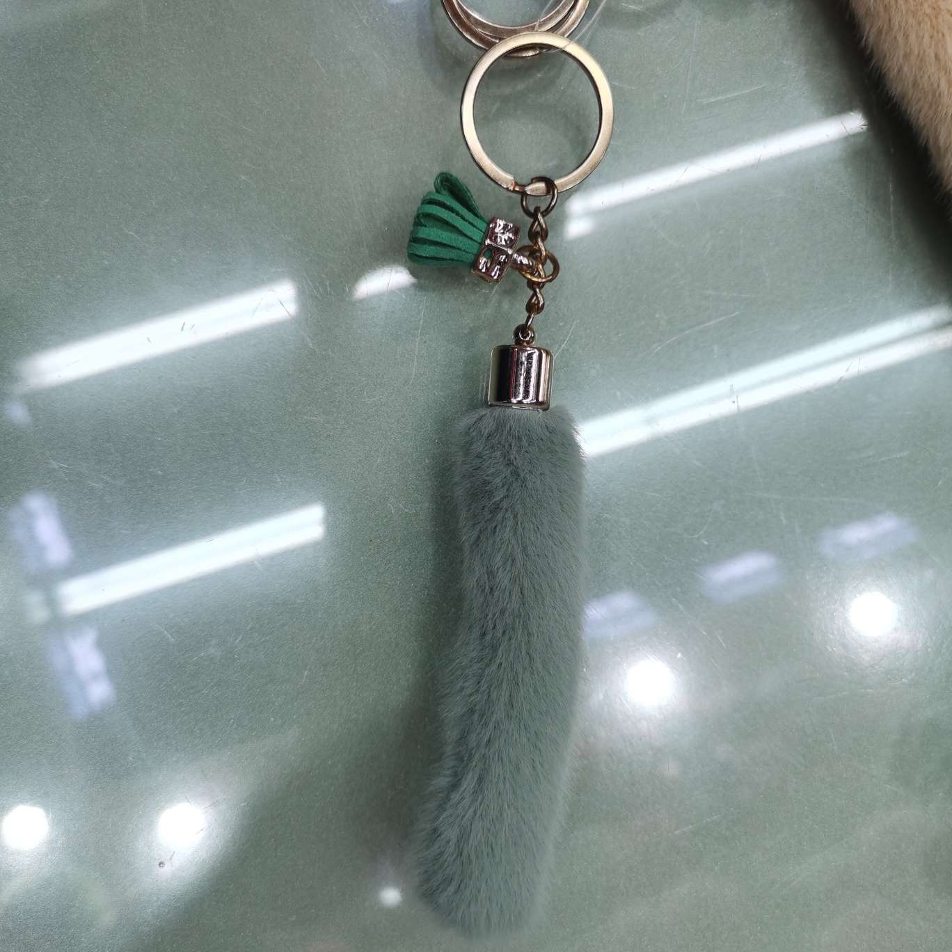 Tail A01 keychain details Picture