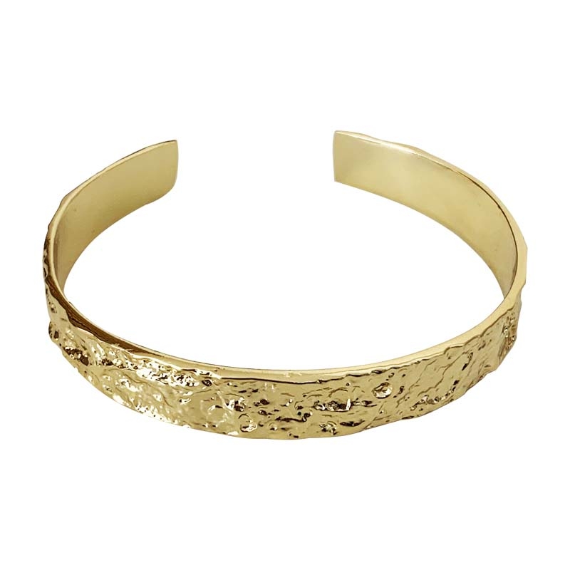 This is a new, unique, fashionable and niche design style wide-brimmed open bracelet for women, featuring a minimalist and light luxury style details Picture