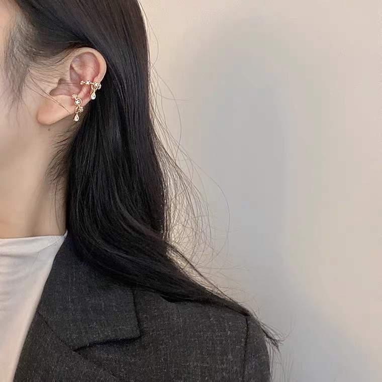 Simple and painless ear clips, no ear holes, internet-famous style, French woven retro water drop fashionable ear bone clips, versatile earrings details Picture