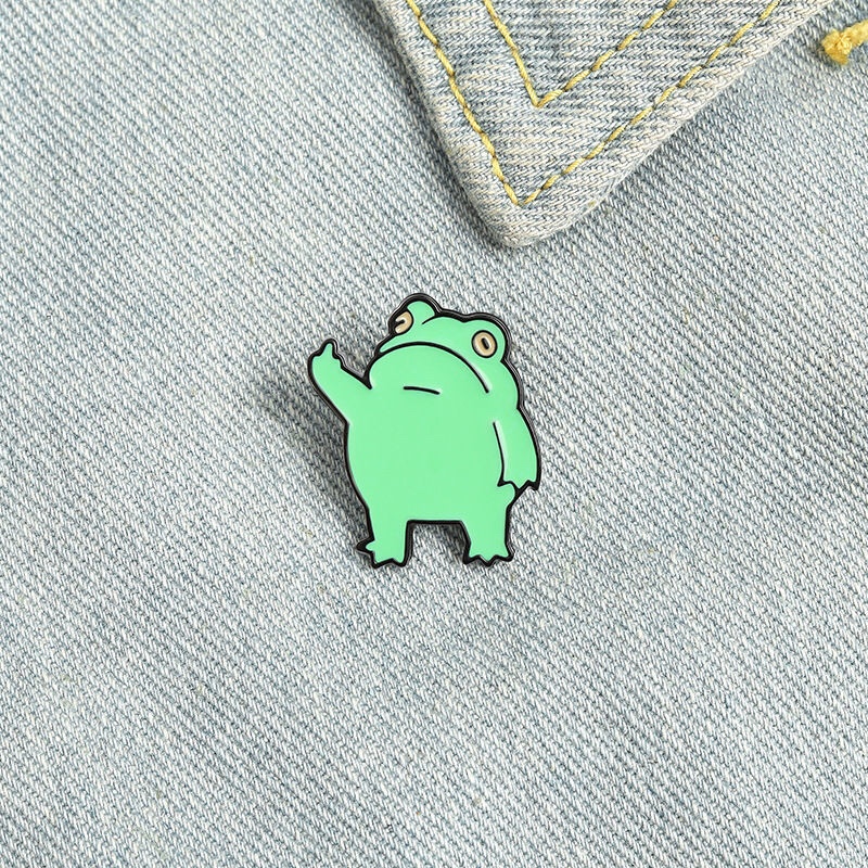 Funny Frog brooch, Korean version of ins student cute cartoon badge, personalized and versatile brooch bag packaging