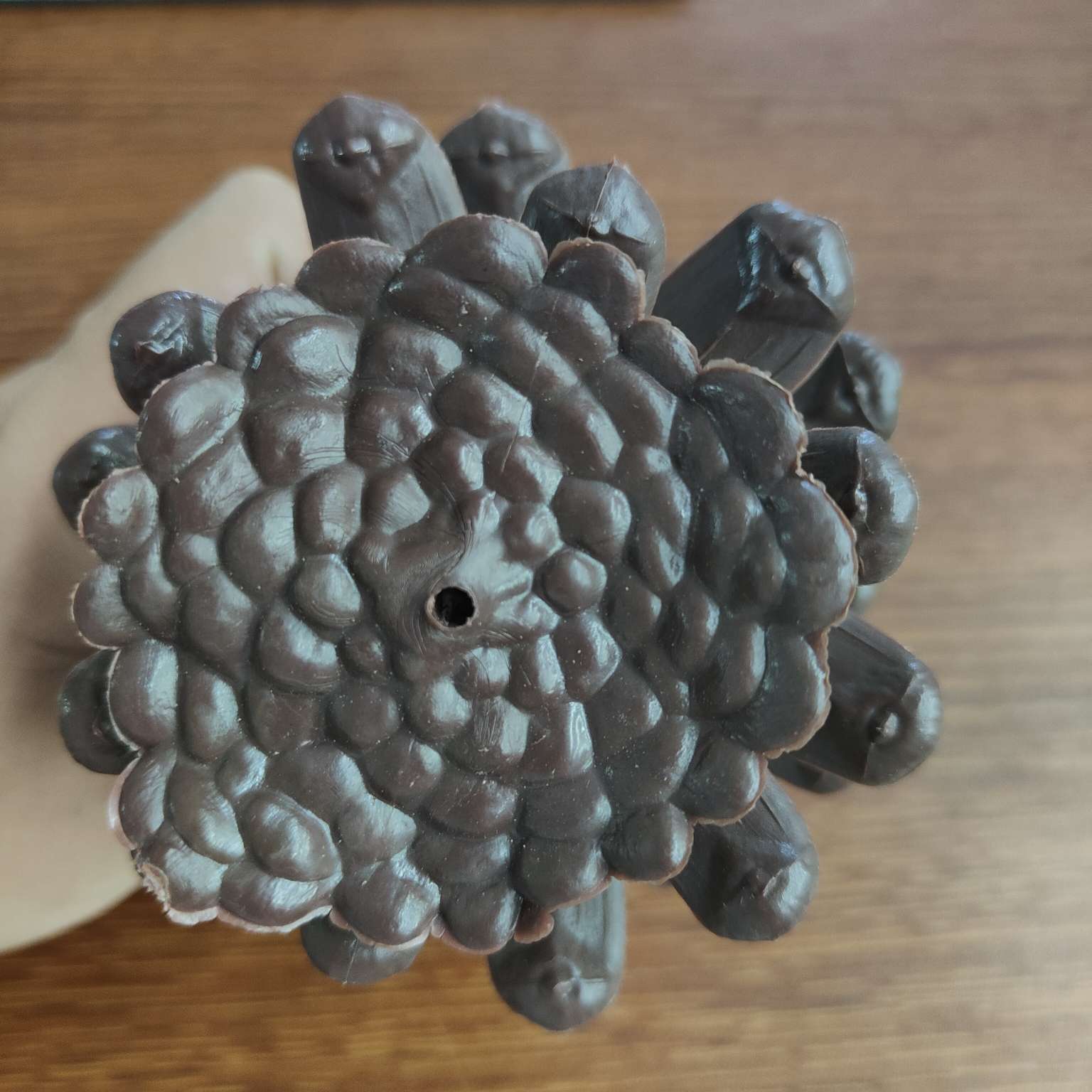 仿真大号塑料松果假花配件PE拍摄道具圣诞装饰摆件细节图