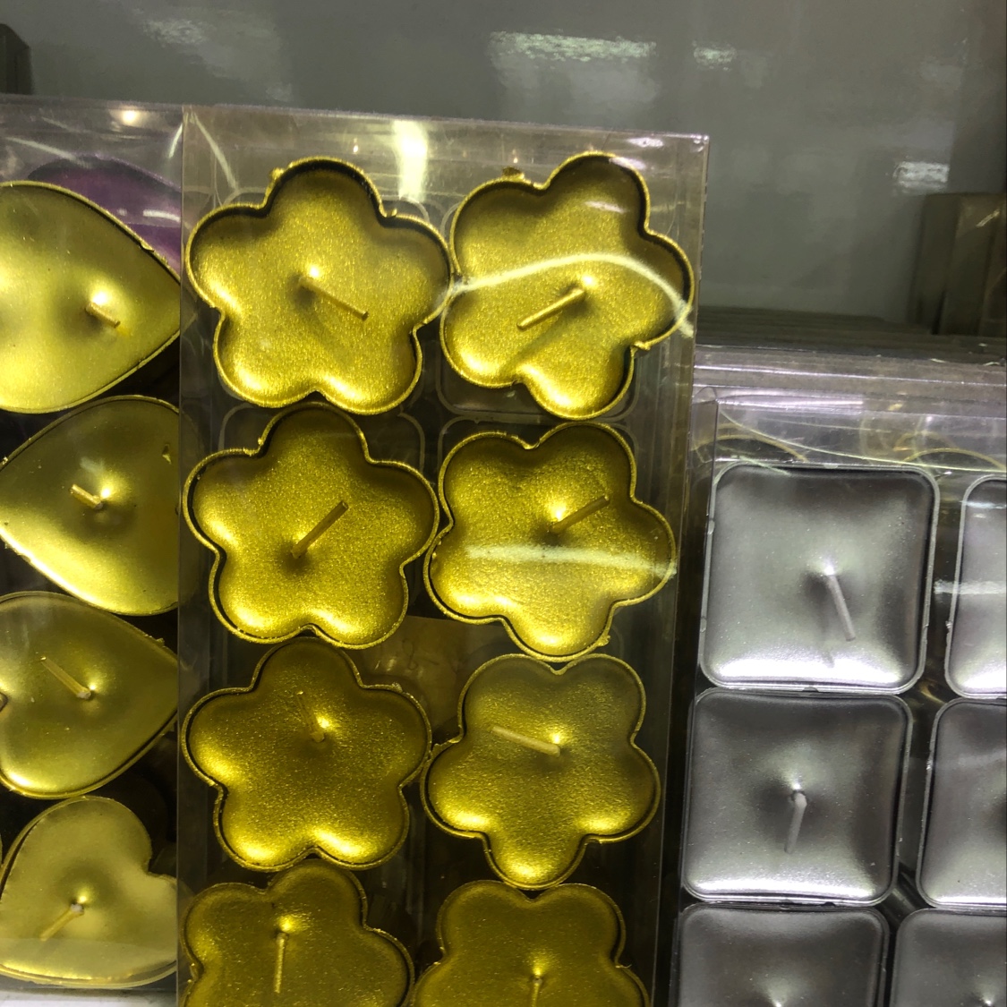 金属漆茶蜡梅花