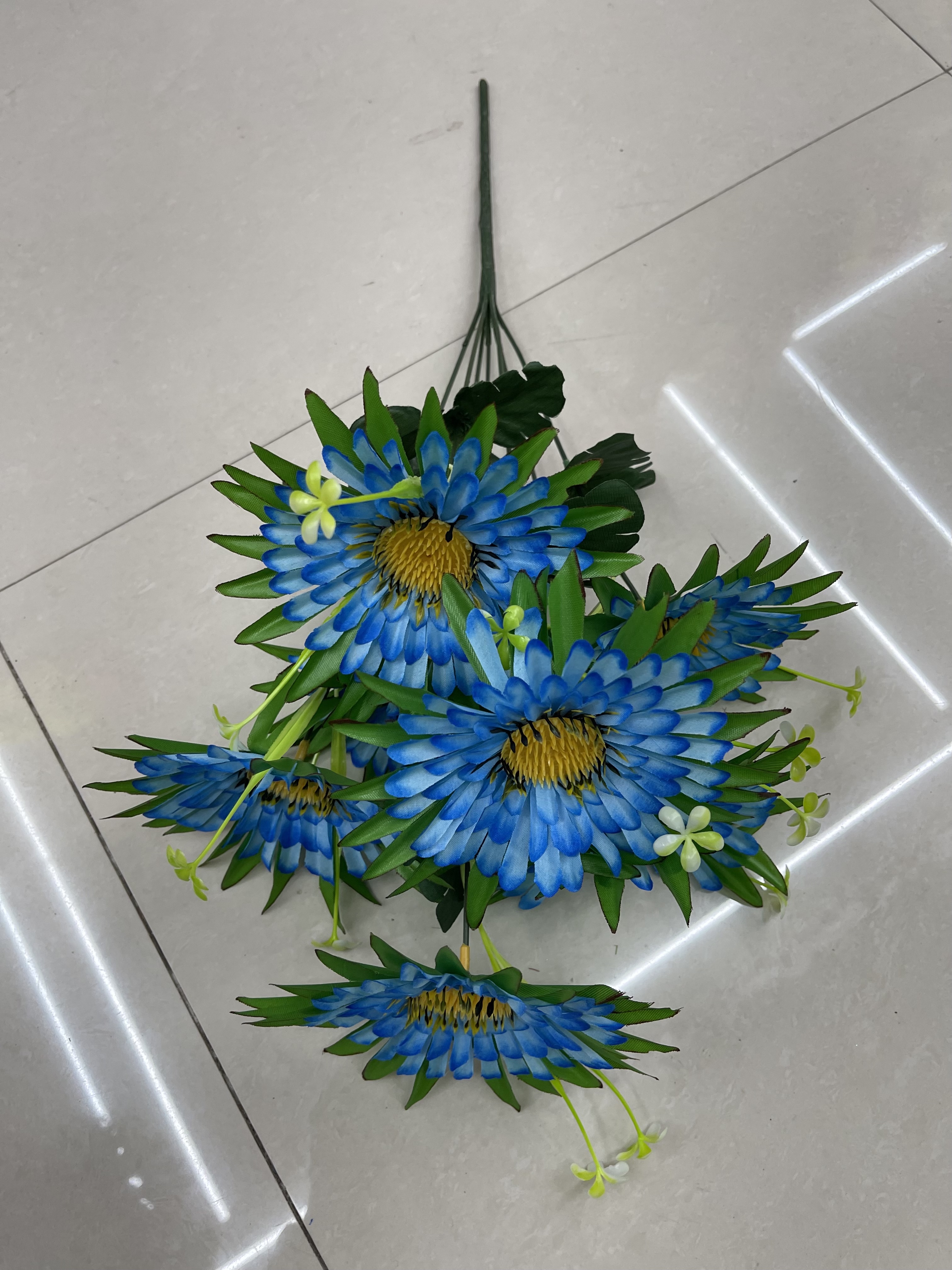 7 French chrysanthemums 1 Application Scenario