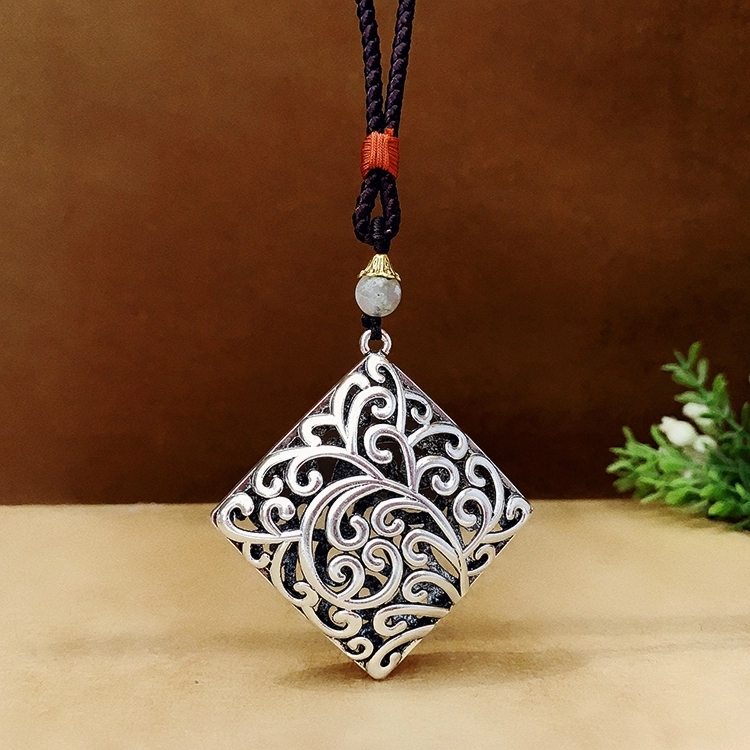 Jingpuli Jewelry Treasure Silver from All Directions Brings wealth Woven amber long sweater chain