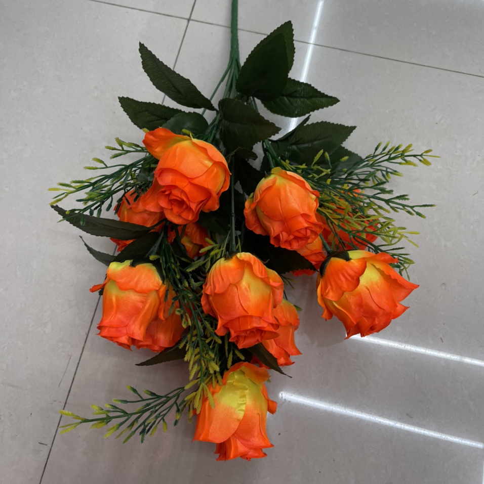 Twelve diamond buds