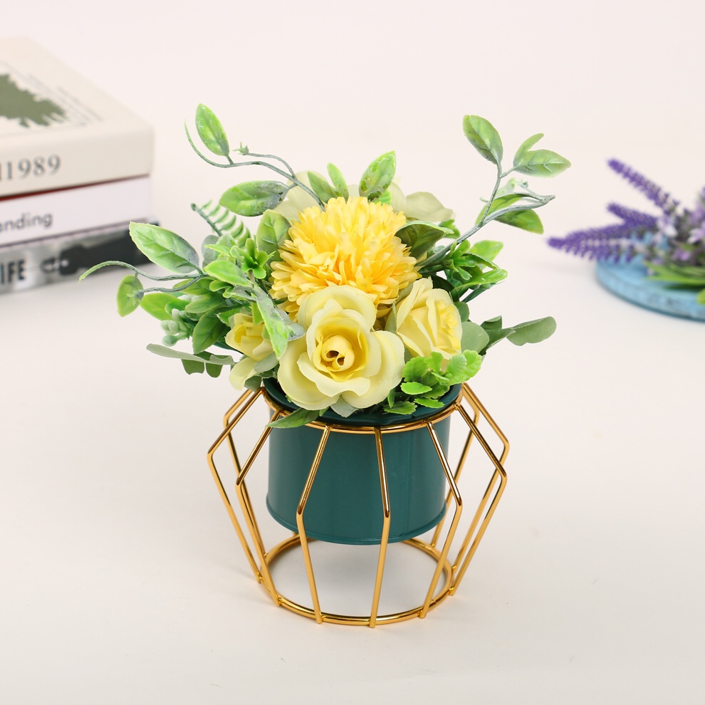 Nuevo estante de hierro con decoración de flores falsas Specification image