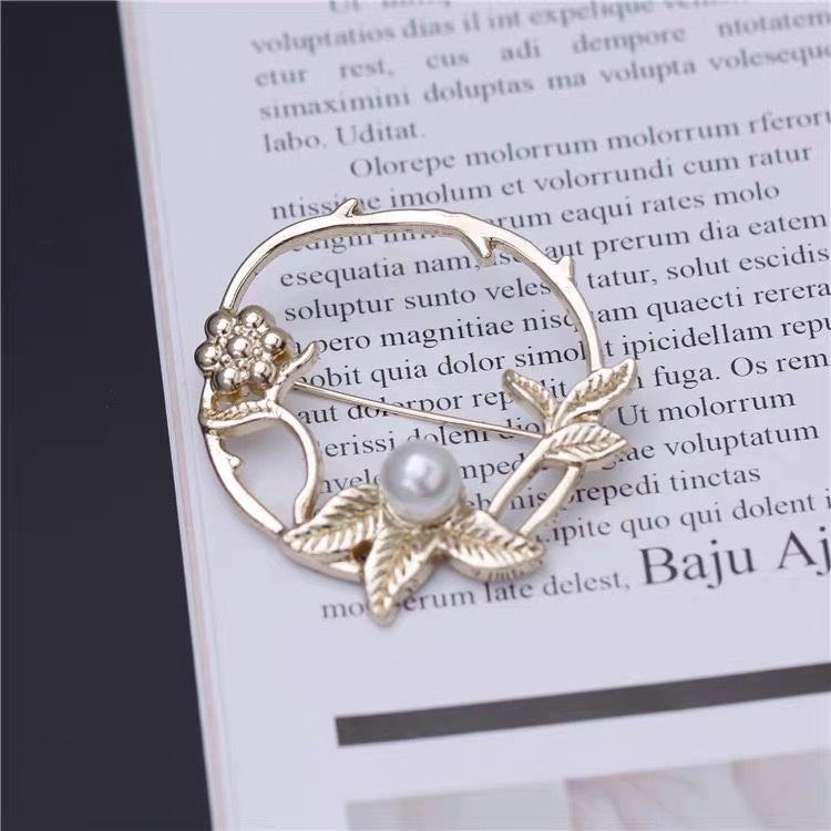 Pearl flower bracelet