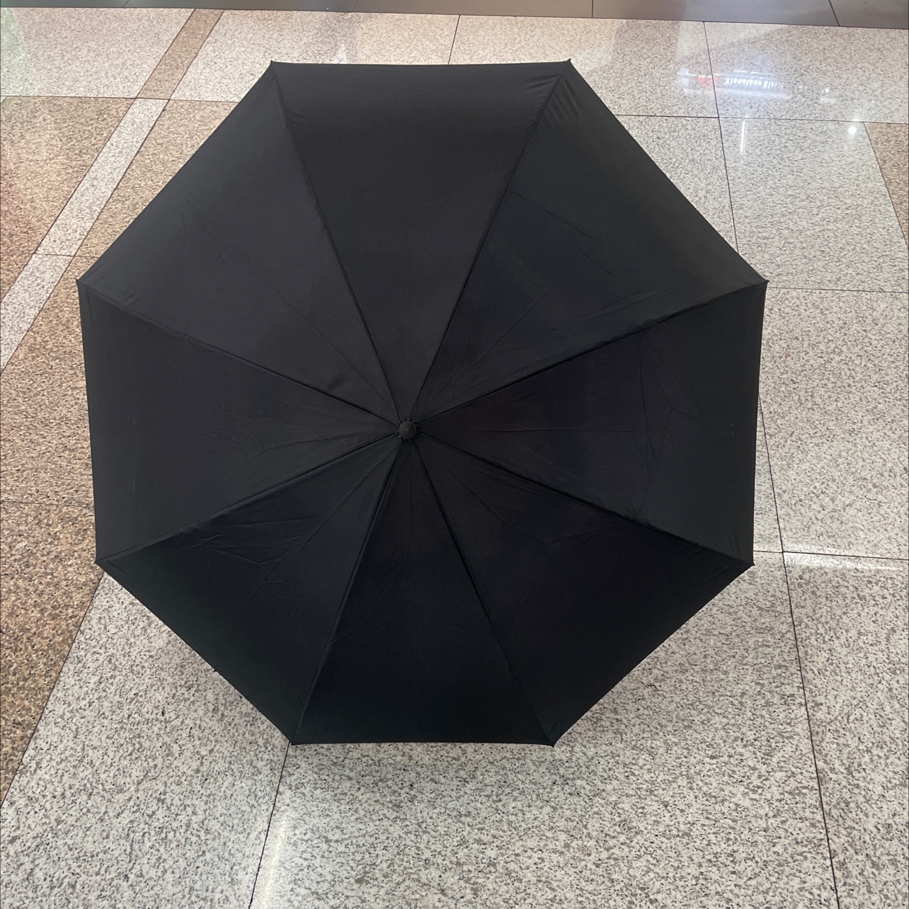Reverse umbrella