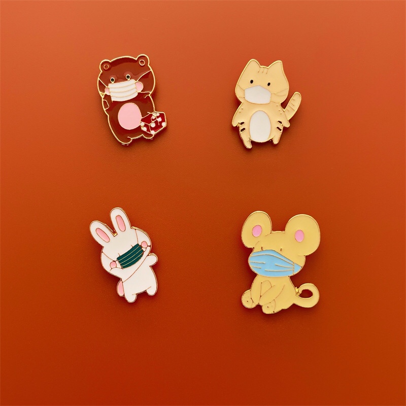 Cartoon cute little cat, bear and rabbit brooches, girlish Japanese-style couple, best friend, male and female badges, pins and accessories