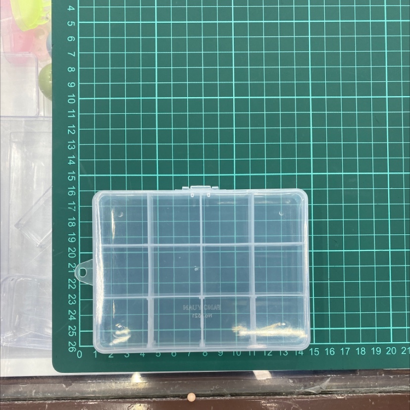 Square storage box PP small 12 grid 1521