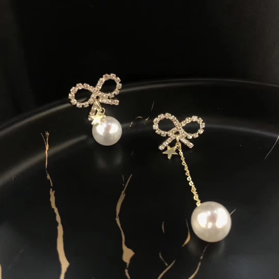 Red earrings, feminine and fashionable stud earrings, 2021 new trendy earrings, internet-famous earrings, New Year ear clips, no ear holes, 4