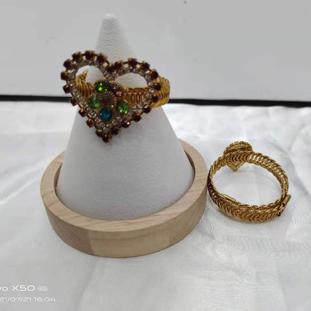 Fashion bracelet 425