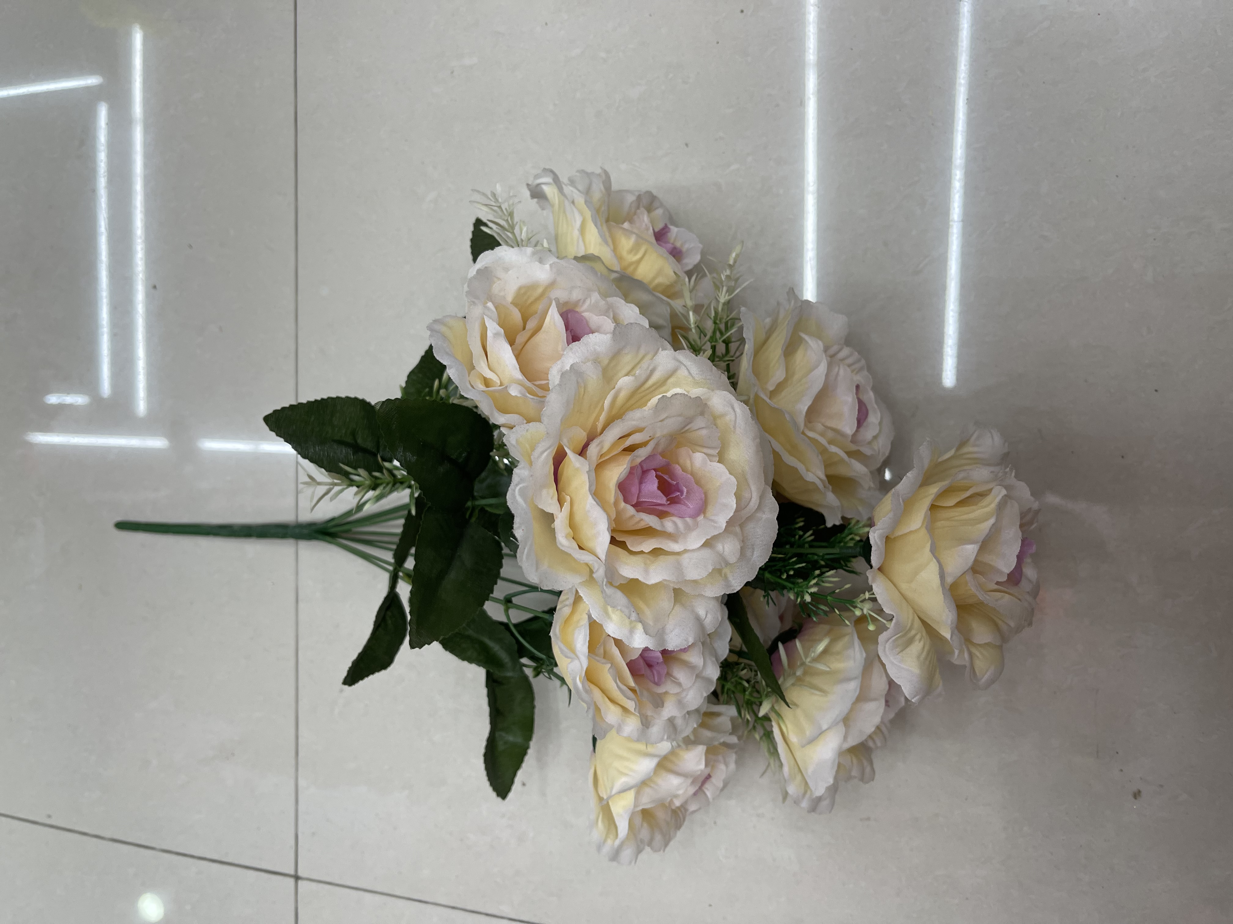 Twelve big roses Specification image