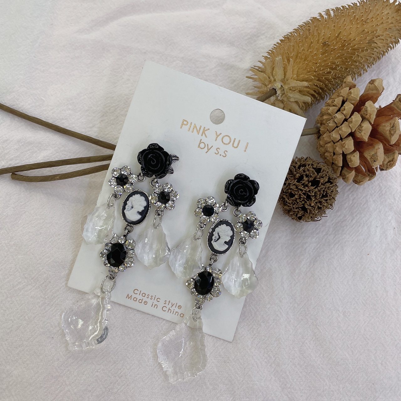 Baroque Korean smash head full of diamonds heavy crucifix glass crystal full of diamonds anti-allergy earrings