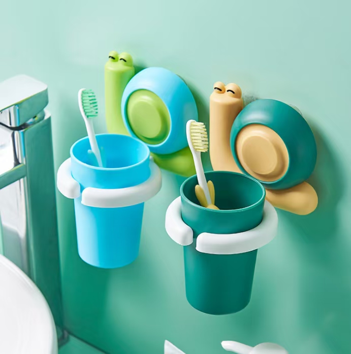 Brushing cup, children's cup detail image 3