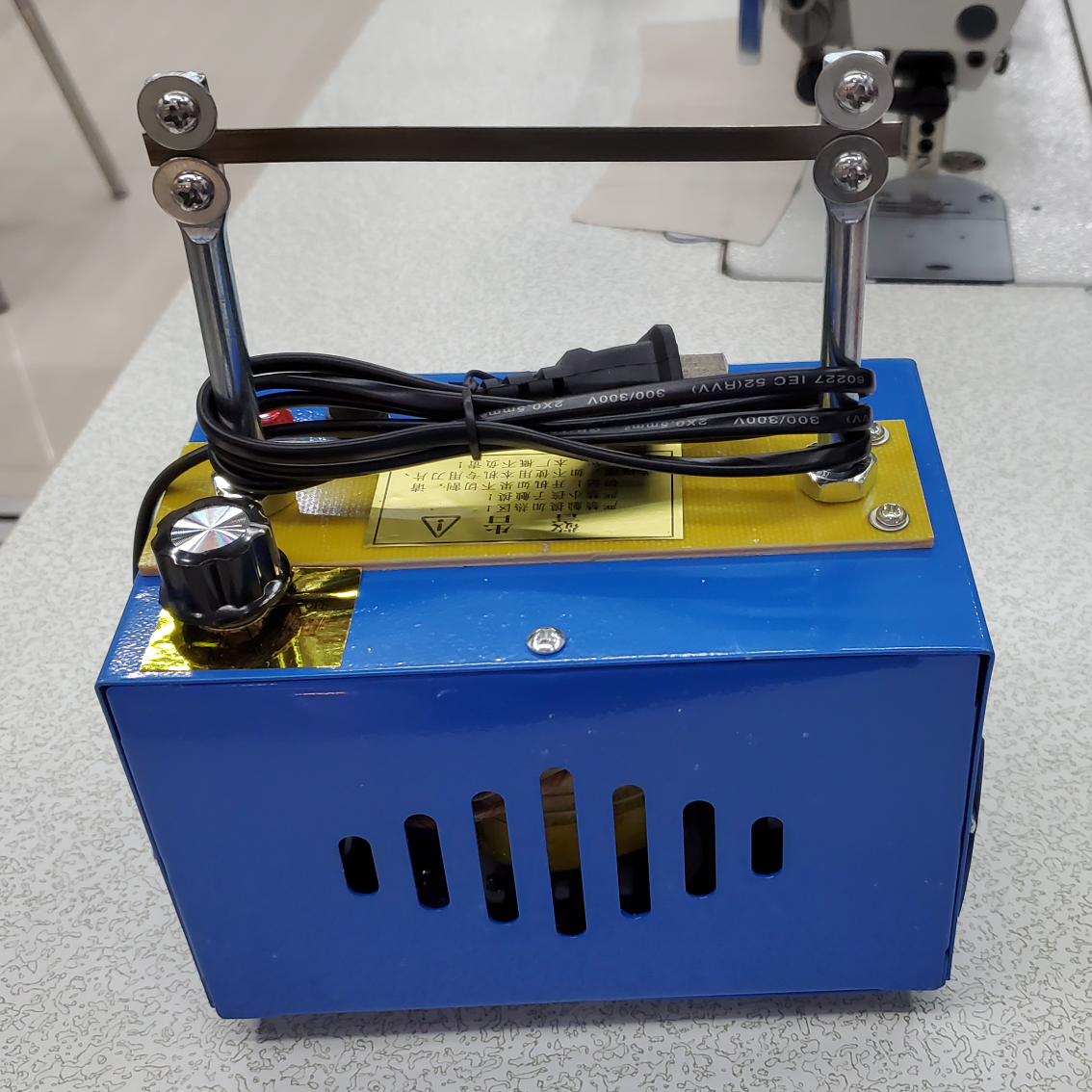 Four-speed temperature and heat capacity electric thermal cutting belt machine, direct sales from thermal cutting machine manufacturer, with immediate delivery and quality guaranteed. Price can be consulted and negotiated