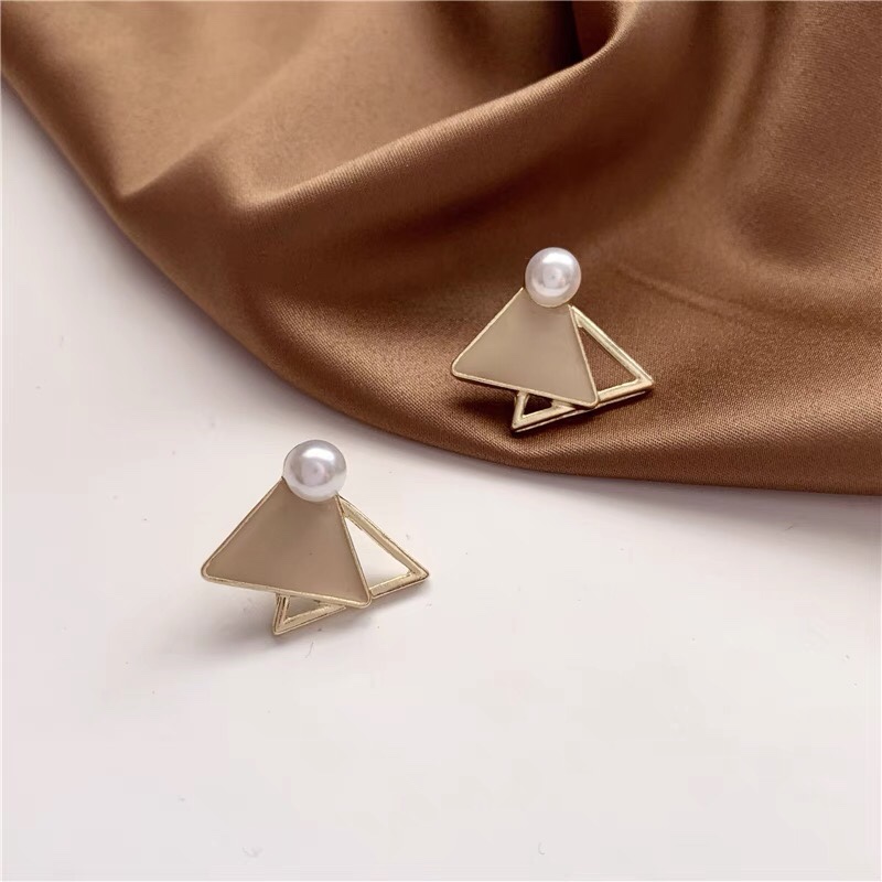小巧简约百达气质网红小众设计三角珍珠耳钉