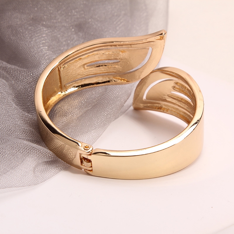 ويريد الناس أن يسرعوا في تصميم أساور الحرير والأوراق Item Picture