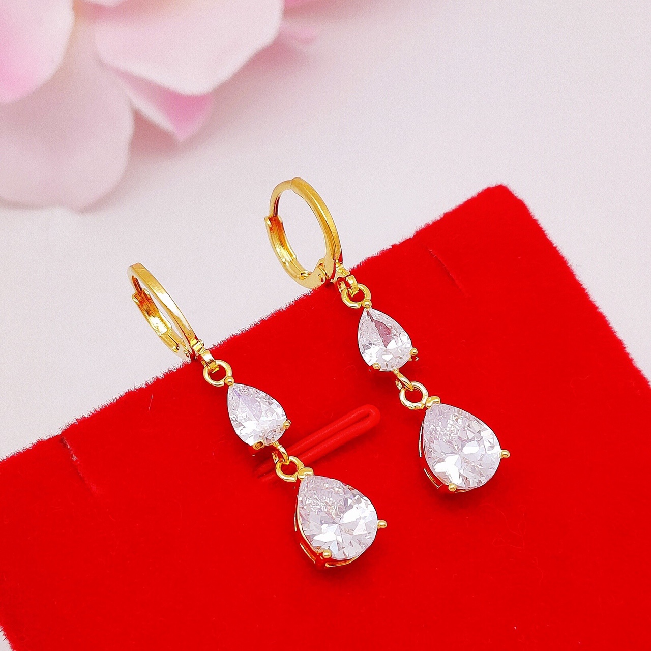 White water drop zircon earrings