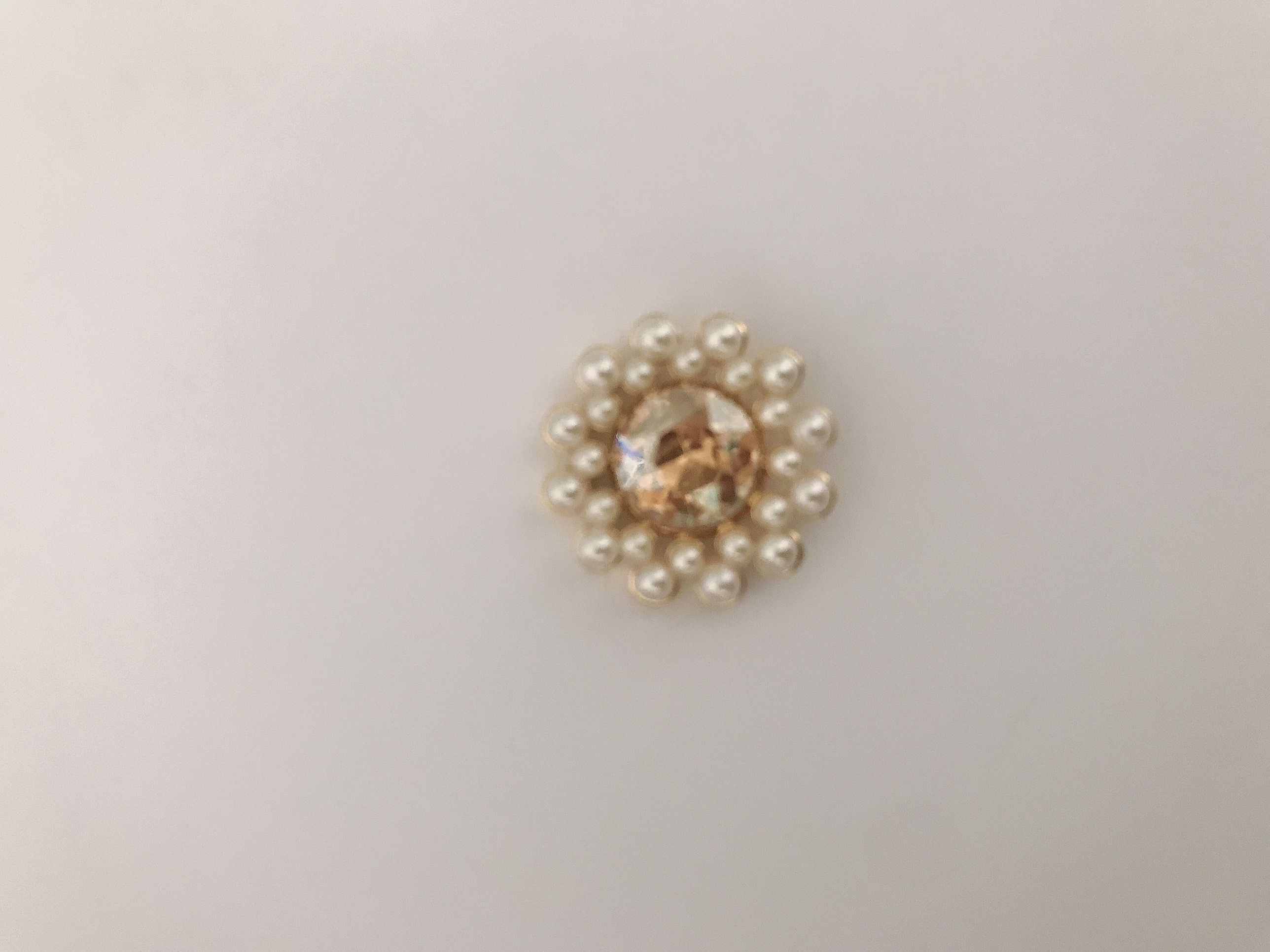 Circular pearl diamond details Picture