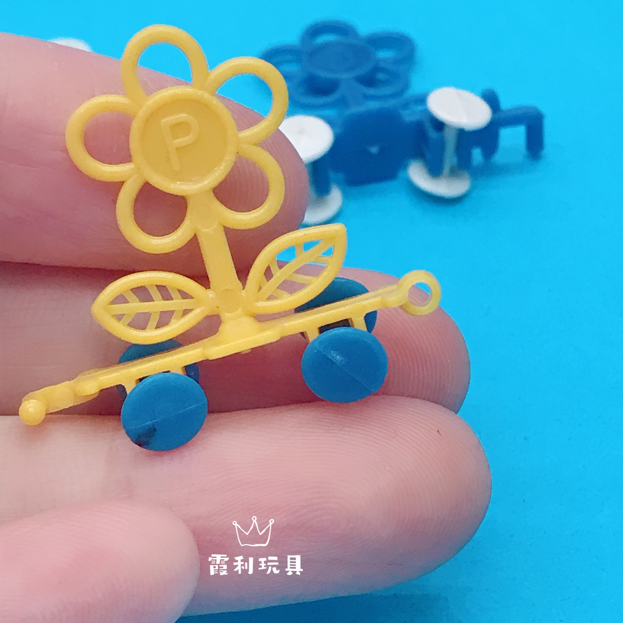 Little flower letter car children's plastic toy gift Gacha detail image 4