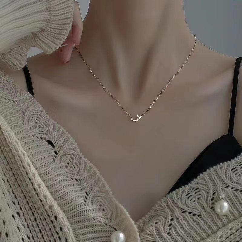 60 "Super Fairy Sparkling diamond butterfly necklace, new Korean style, ins style, cold and minimalist collarbone chain, student gift detail image 2