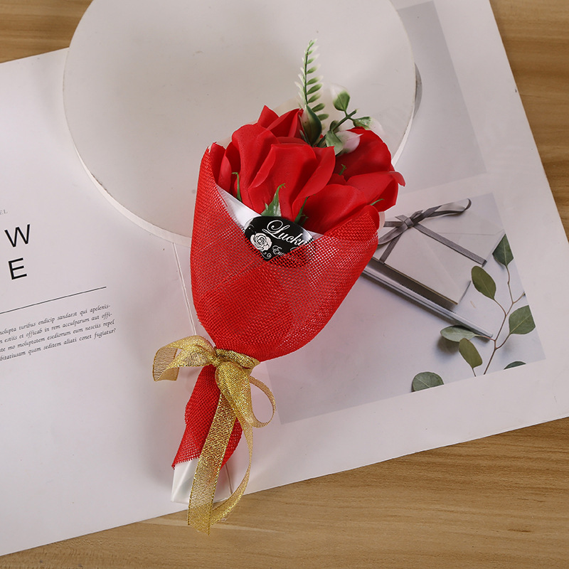 A pink bouquet of five flowers Application Scenario