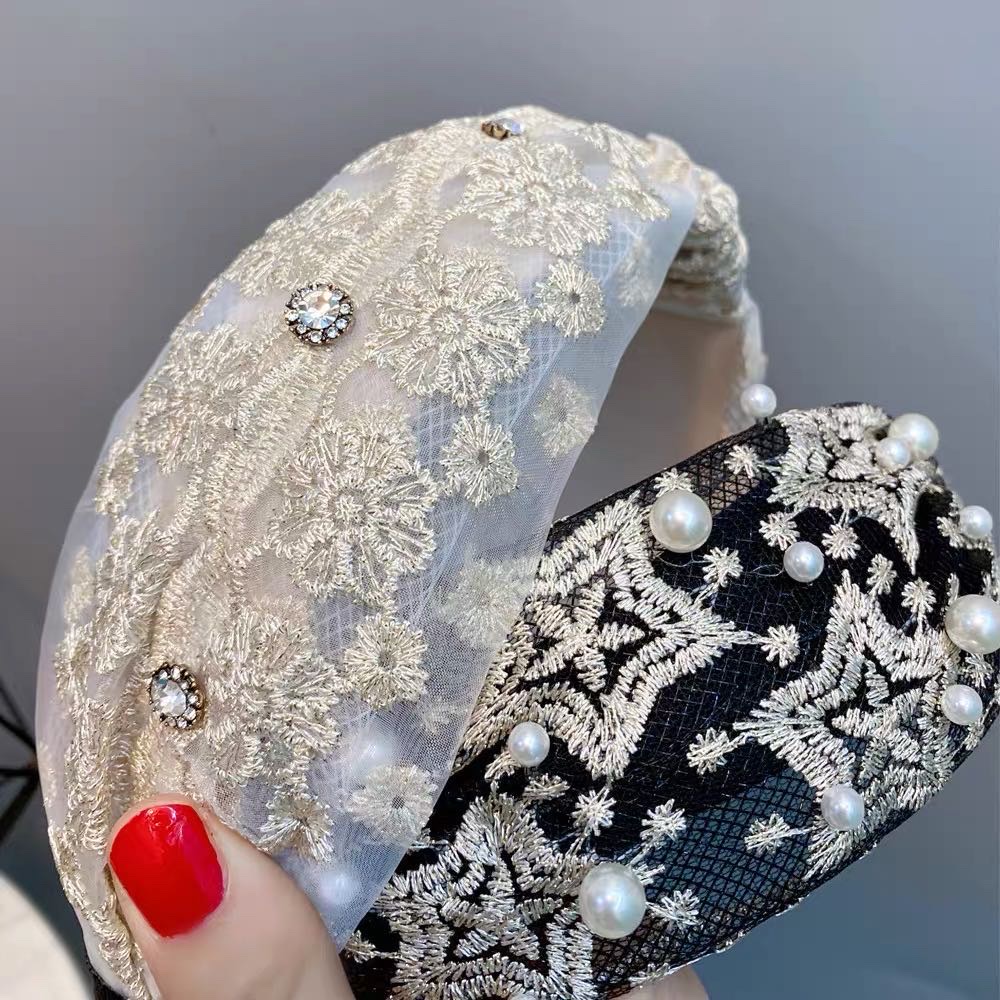 Dongdaemun hair accessories from South Korea, French retro style, mesh hair band, Baroque lace, sparkling diamond, knot, wide edge headband detail image 1