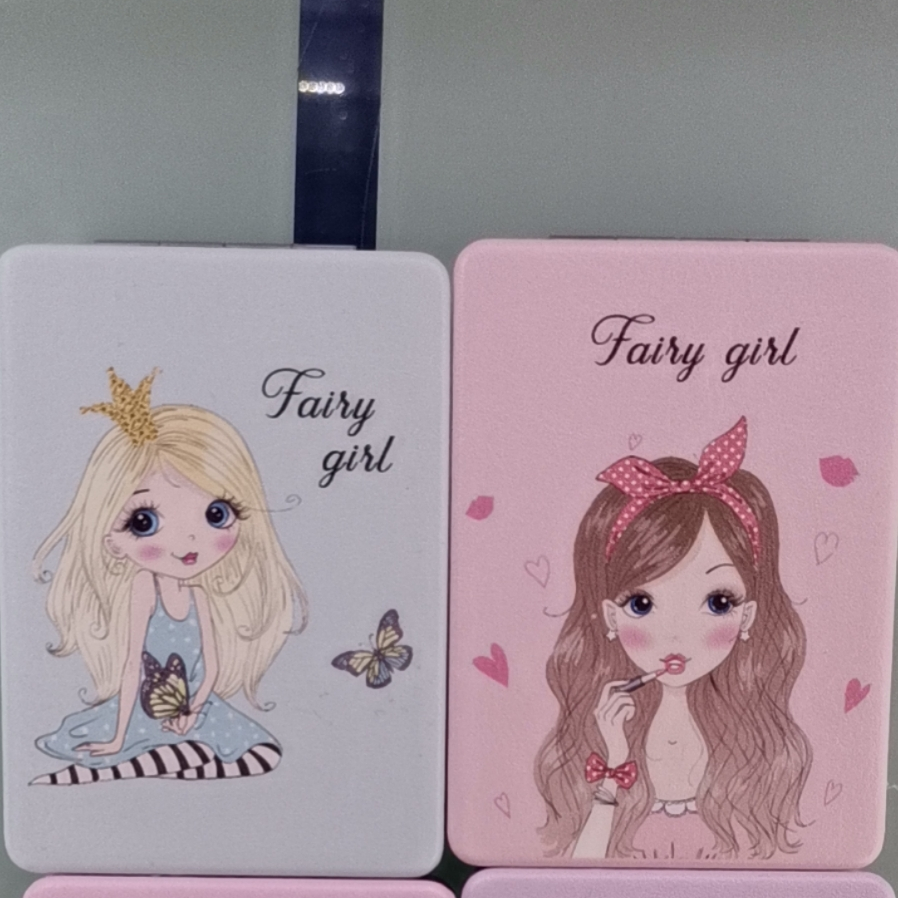 长方金发美女化妆镜