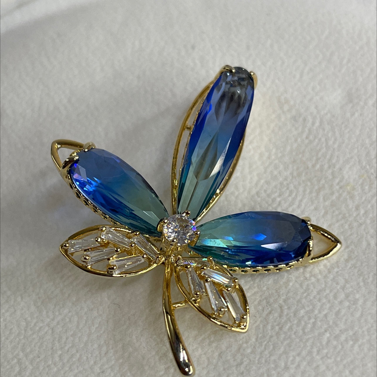 Clear Crystal Leaf Petal Brooch 9