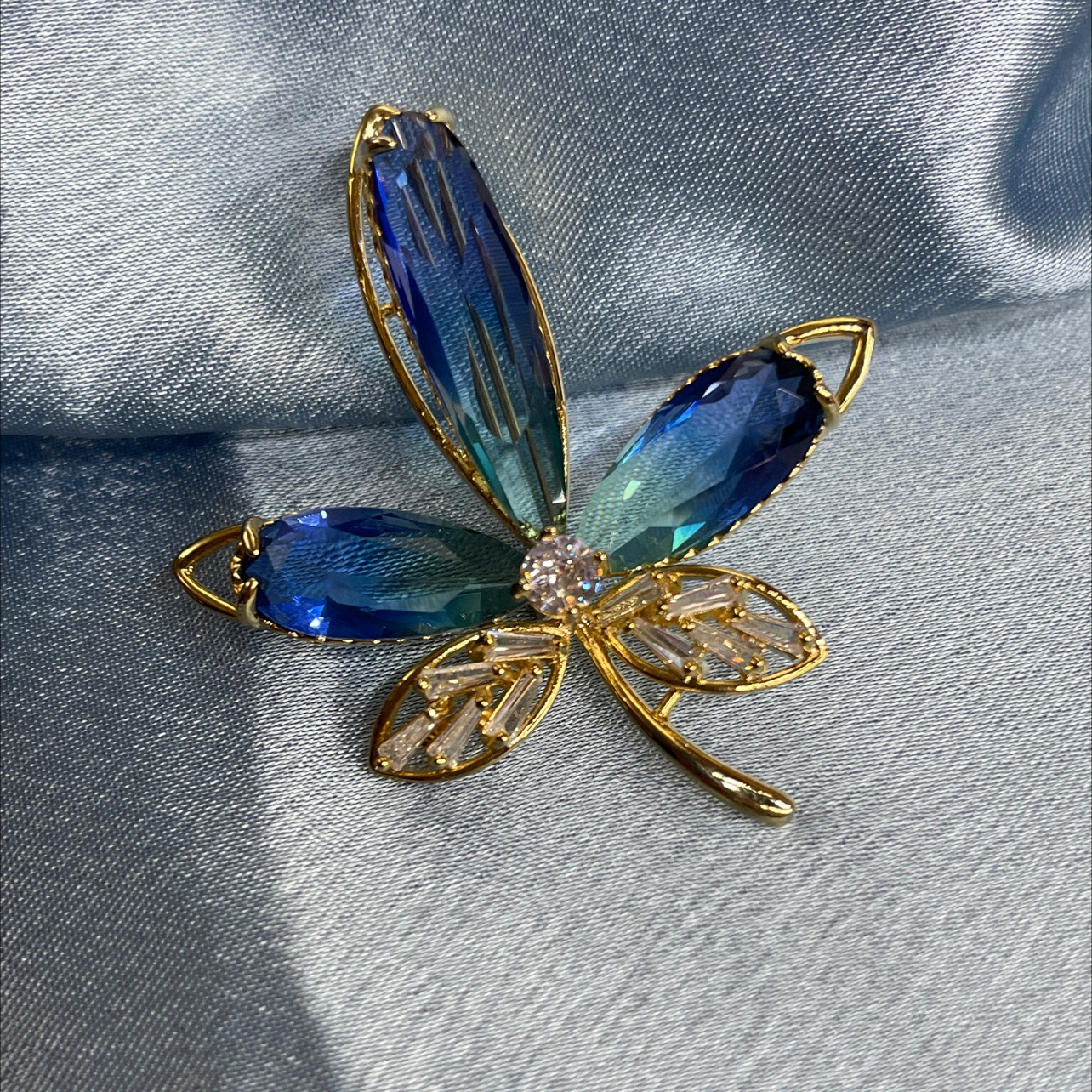 Clear Crystal Leaf Petal Brooch 1