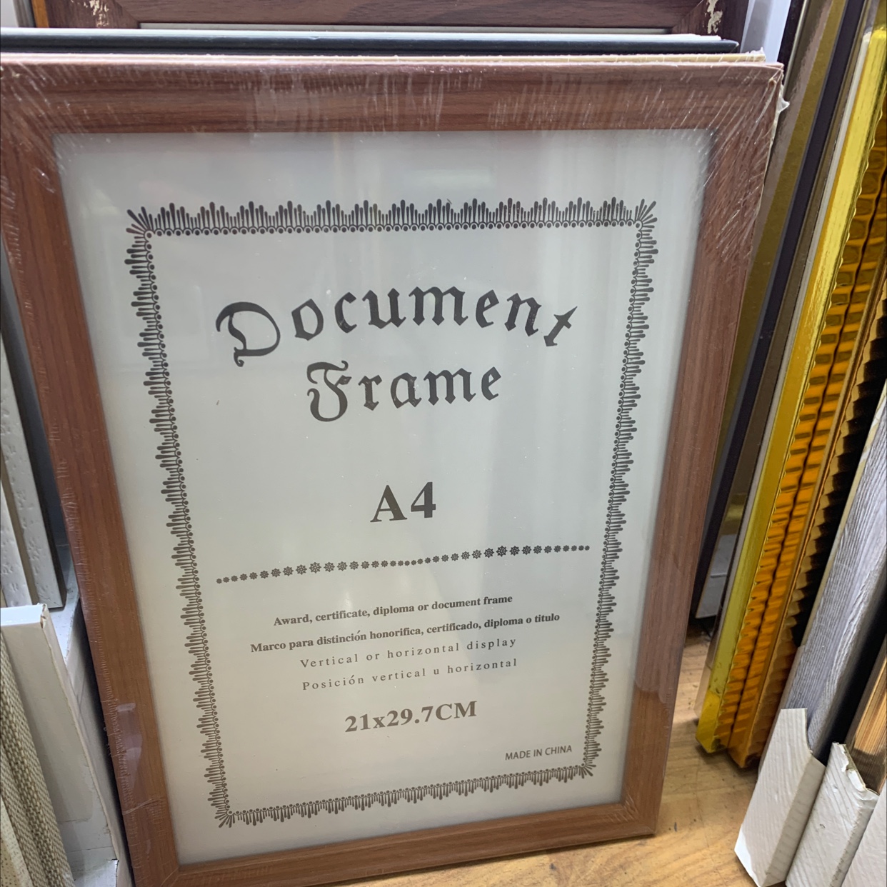 欧式金属质感相框 正方形照片框 摆台装饰品 证书框展示架 保护珍贵记忆的家居装饰品