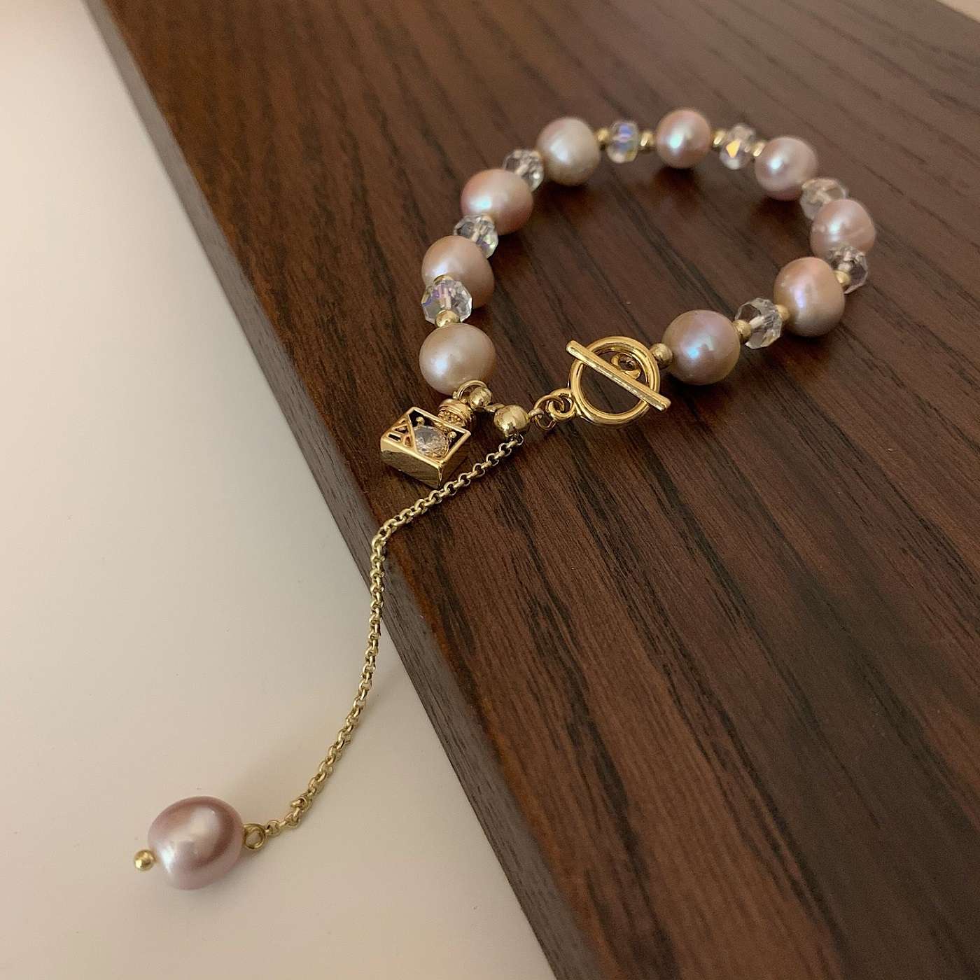Japanese and Korean pearl bracelets for women, simple and niche design sense, Instagram-worthy best friend and student bracelets Application Scenario