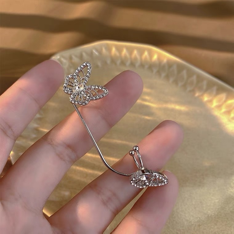 Korean super fairy butterfly zircon ear clips for women's summer style, fashionable and high-end, ins cool and cool style earrings Application Scenario