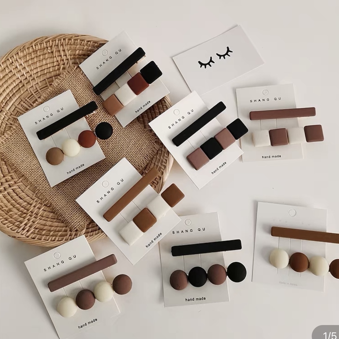 Milk tea-colored clamps