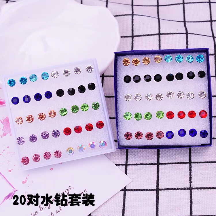 Small ear bone stud Rhinestones Stud Women's Super Flash allergy resistant plastic needle a box of plastic earrings and ear sticks shipped 2021