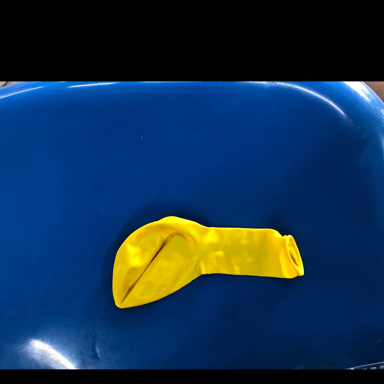 Pearlescent balloon yellow