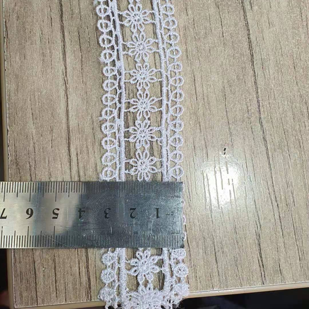 64 Water-soluble lace
