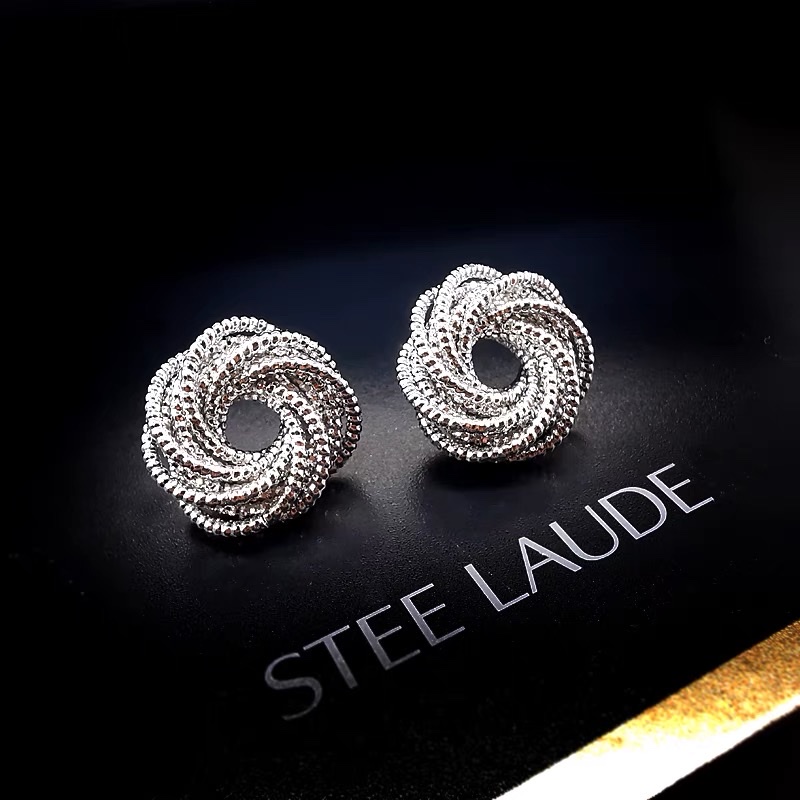 New Korean-style stud earrings with a trendy and versatile European and American style Item Picture