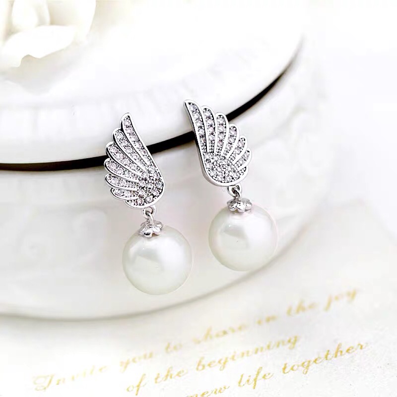 Angel Wings Fashion temperament Advanced sense sparkle exquisite stud earrings