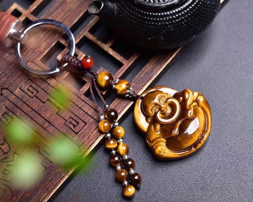 超美的黄虎石雕刻佛钥匙扣包挂产品图