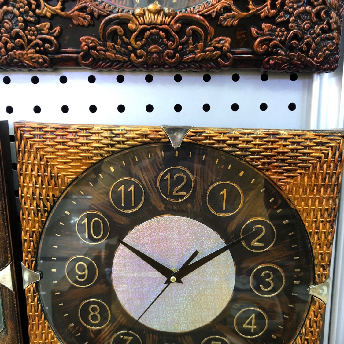 754 wall clocks