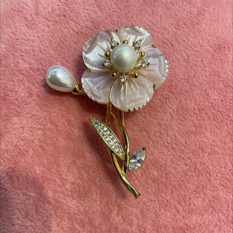 Shell flower brooch Corsage women accessories Luxury atmosphere fashion everything 2