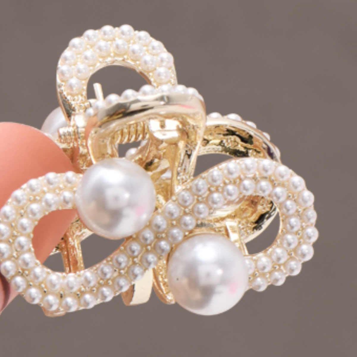 Small pearl small top clip