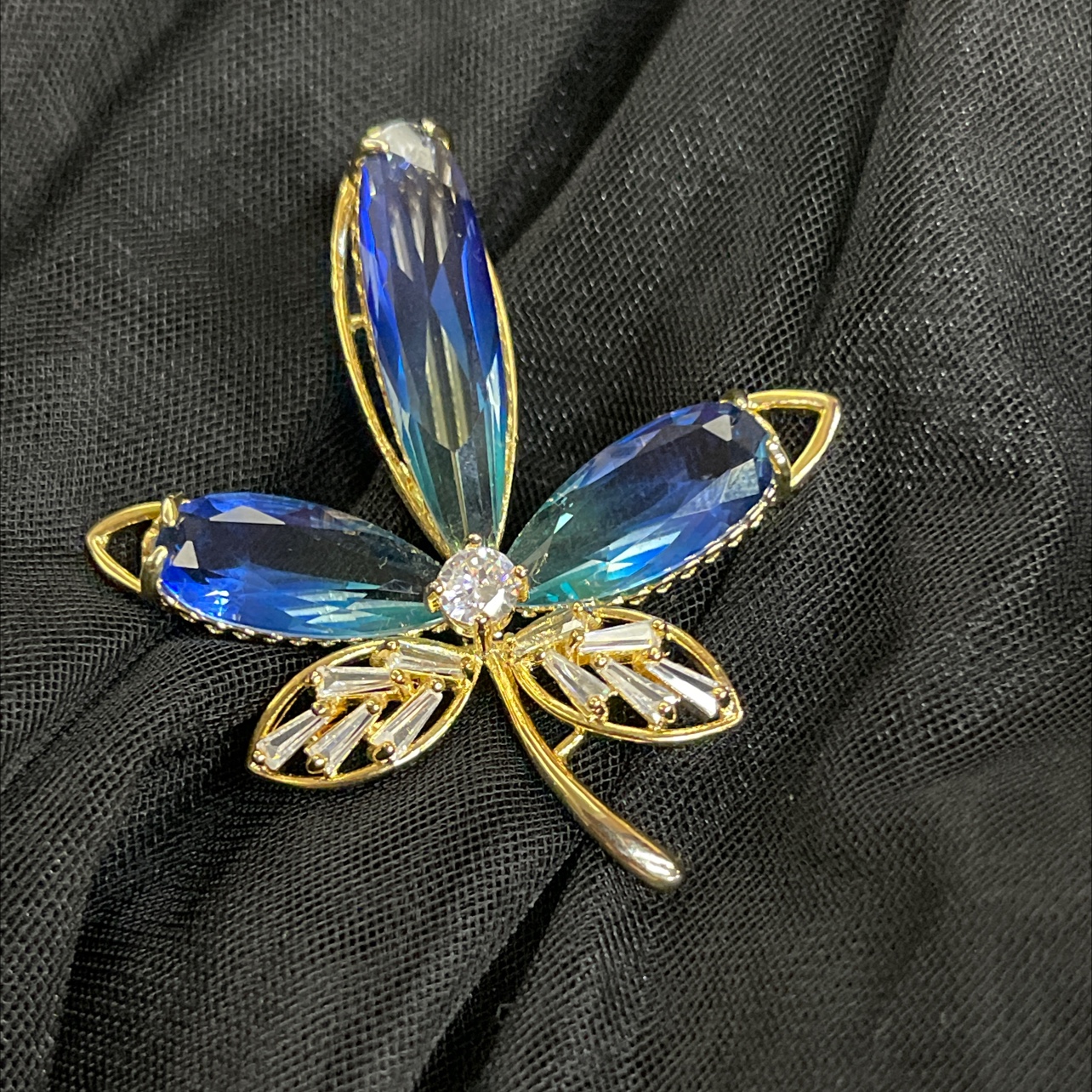 Clear Crystal Leaf Petal Brooch 7
